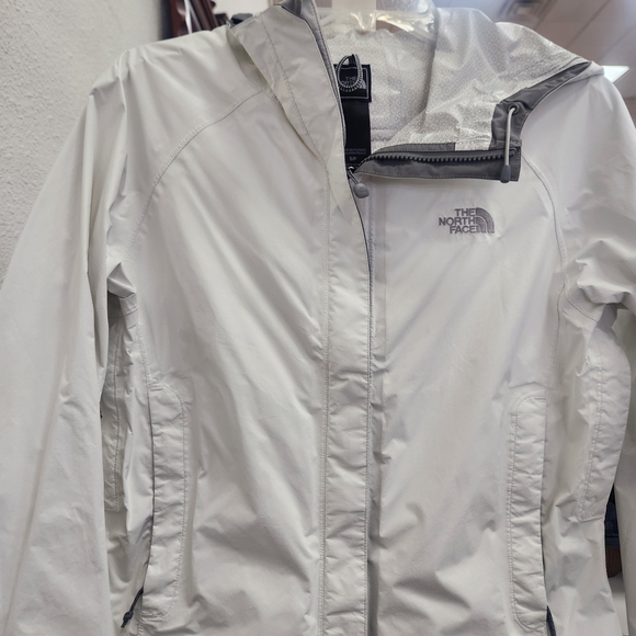 The North Face Hyvent 2.5L Size S Women White Windbreaker Rain Coat Waterproof - Picture 1 of 6